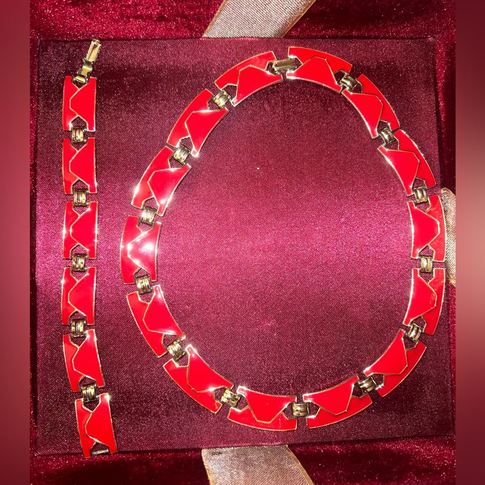 Red Necklace & Bracelet Set